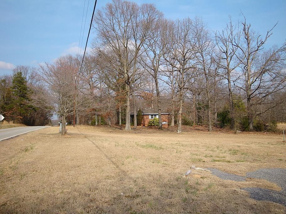 2nd image of 315 Peach Shed Rd