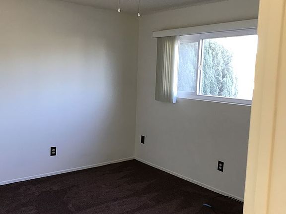 4th image of 12107 215th St APT 1