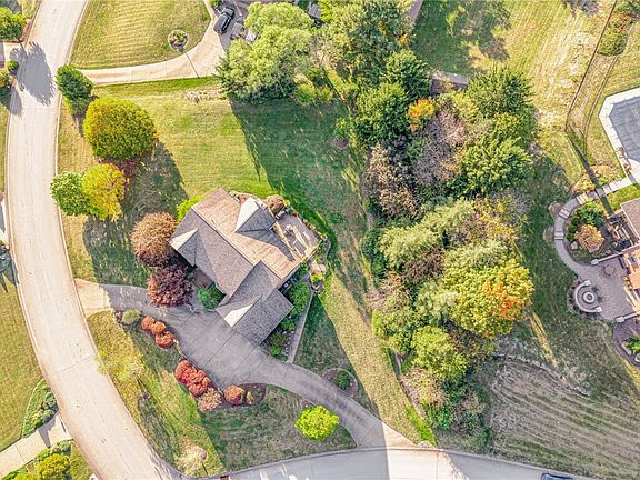 3rd image of 5602 Fox Chase Dr