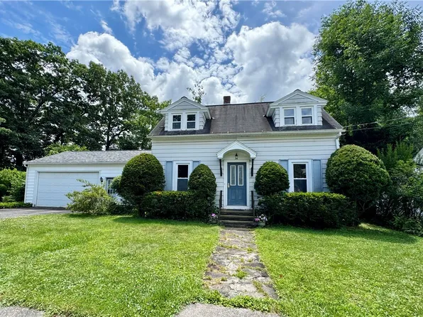 26 S Belmont Cir, Oneonta, NY 13820