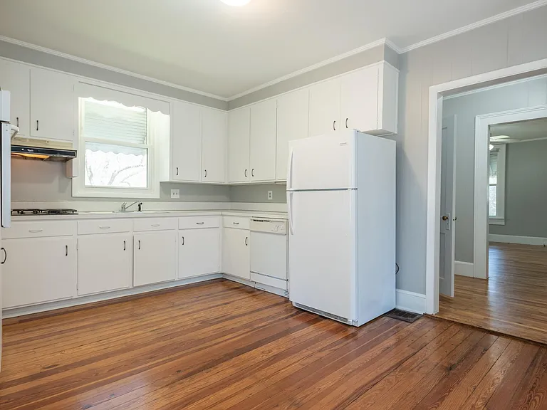 156 Grove St — Photo 11