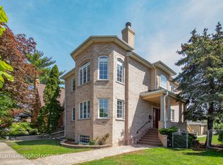 3841 W Chase Ave, Lincolnwood, IL