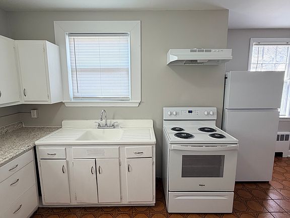 4th image of 383 Newhall St #1