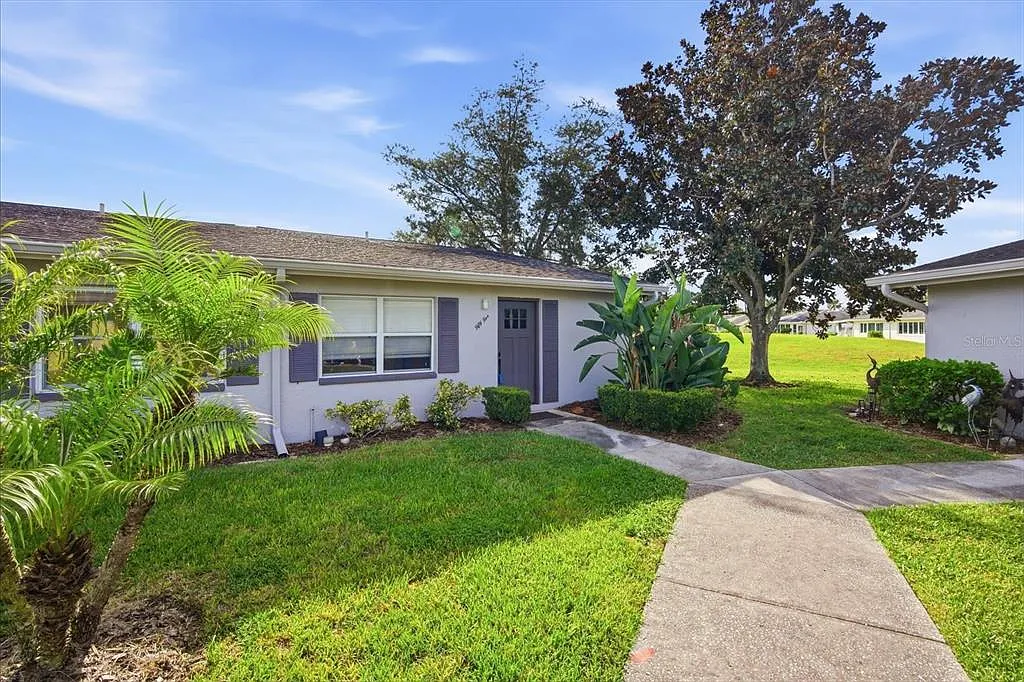 2 bed, 2.0 bath, 960 sqft, $1,700 — Photo 2