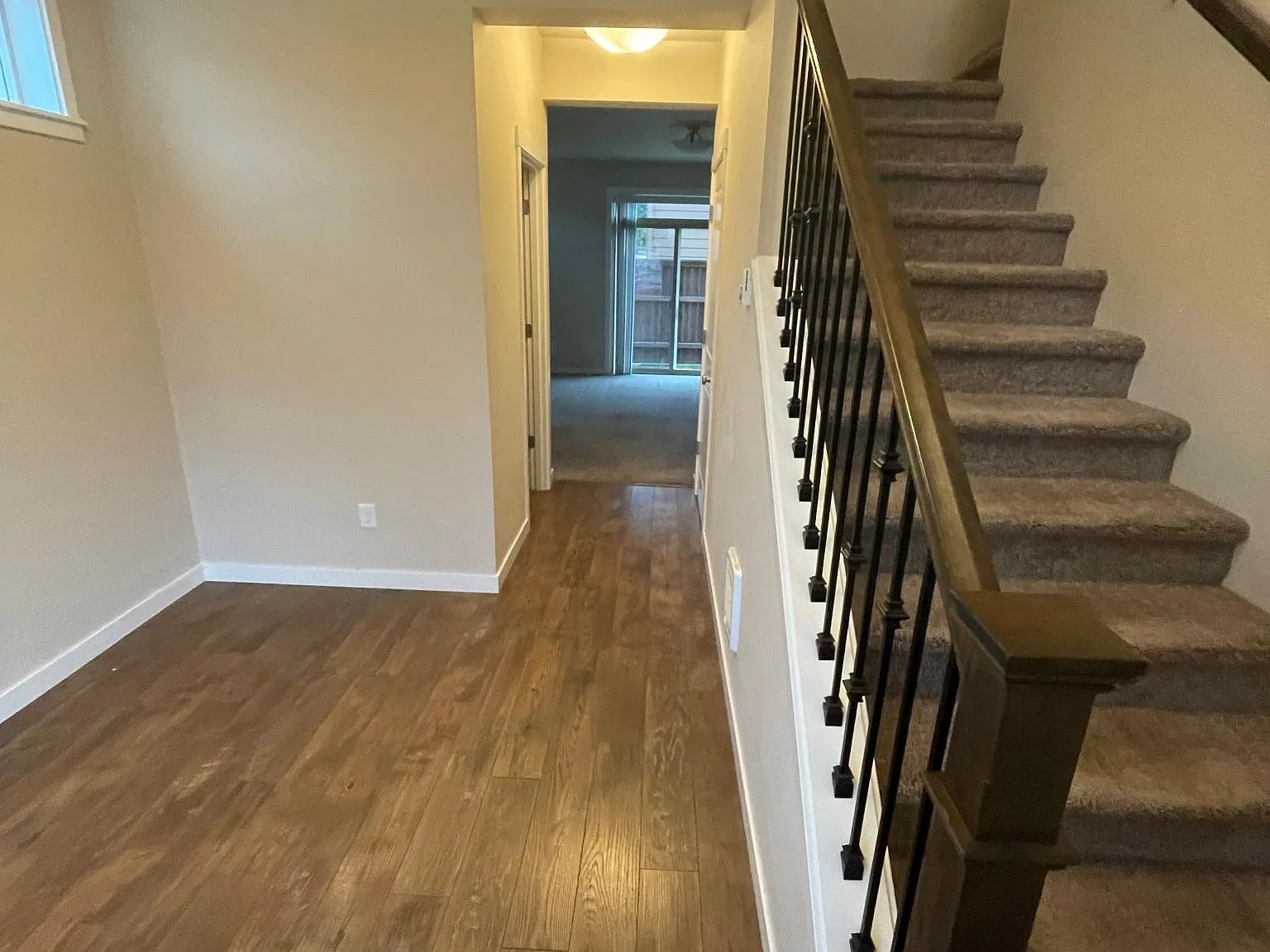 3 bed, 2.5 bath, 1540 sqft, $2,200 — Photo 2