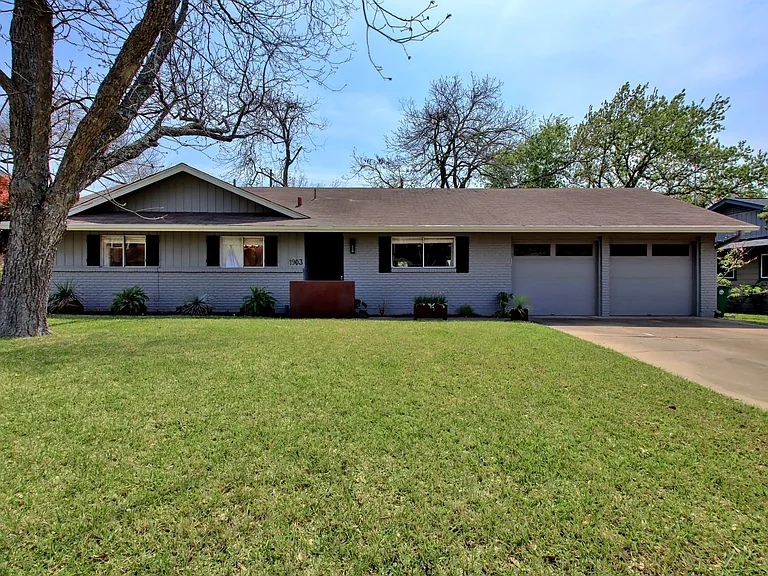 1903 Teakwood Dr — Photo 32