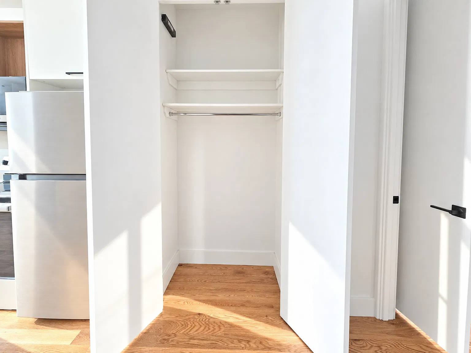 418 Lorimer Street — Photo 4