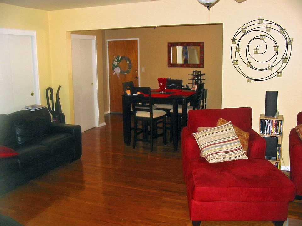 Living Room/Dining Room
