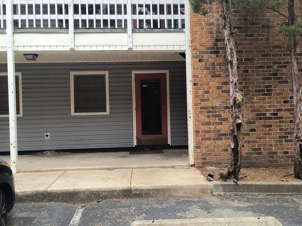 2890 Carriage Dr APT F, Winston Salem, NC 27106