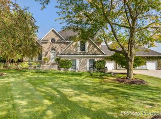 2574 Air Park Dr, Zeeland, MI 49464
