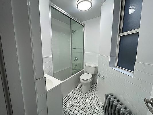 4th image of 309 W 57th St APT 604