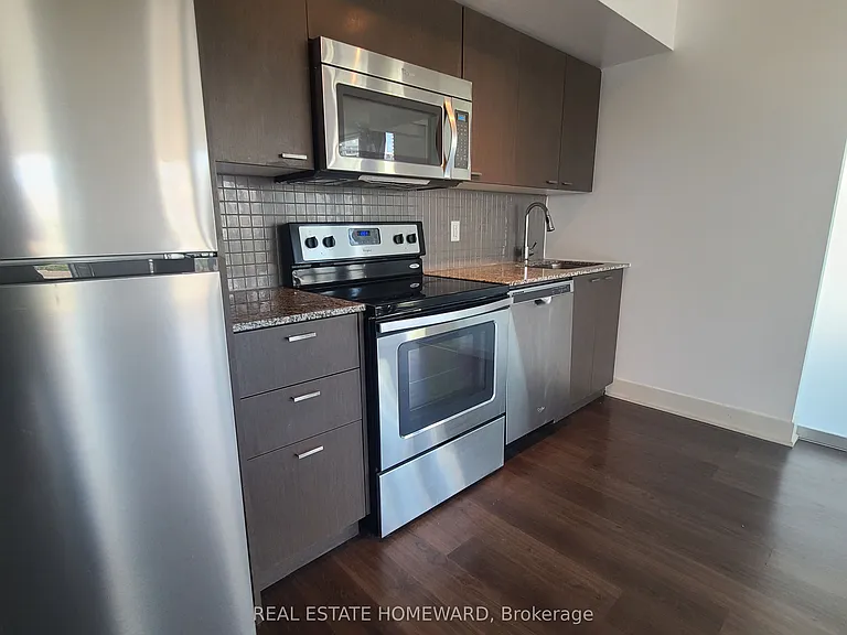 88 Sheppard Ave E #808 — Photo 3