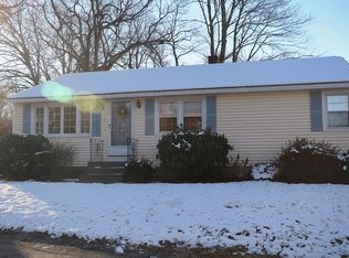 5 Benoit St, Fitchburg, MA 01420