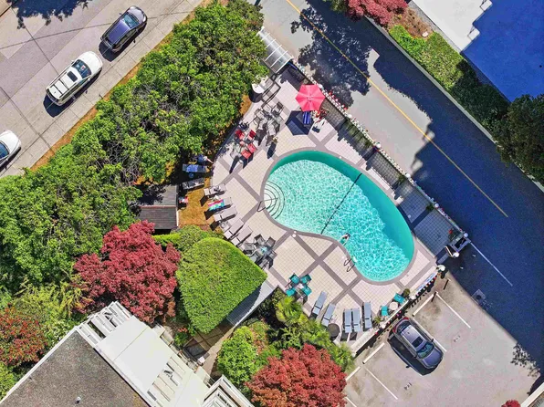 1425 Esquimalt Ave #107, West Vancouver, BC V7T 1L1