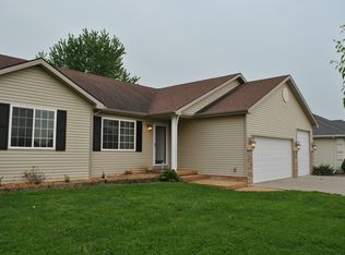 3363 Ridgeview Dr, Des Moines, IA 50320