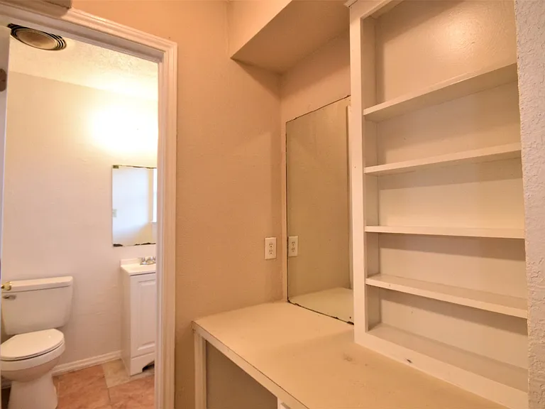 205 Morgan Pl #100 — Photo 3