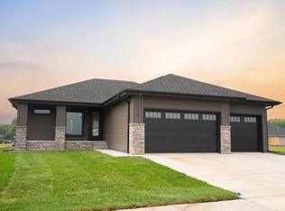 719 Estate St, Harrisburg, SD 57032