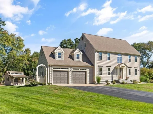 9 Castagnaro Way, Blackstone, MA 01504