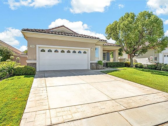 3rd image of 1730 N Forest Oaks Dr