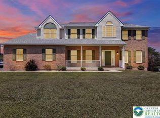 105 Misty Ln, Reading, PA 19606