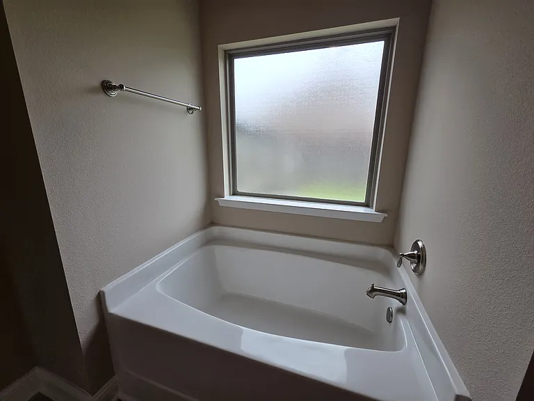 Master Tub