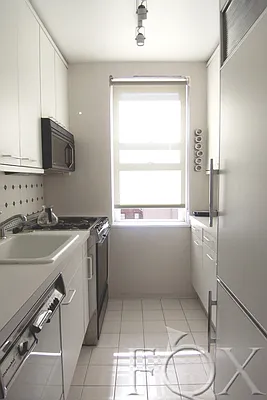 Rented by Fox Residential Group | media 10