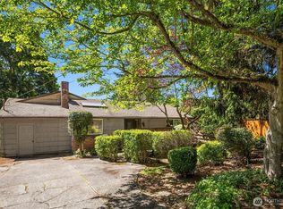 7611 NE 8th St, Medina, WA 98039