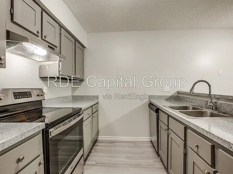 1935 Cranford Dr #104 — Photo 17