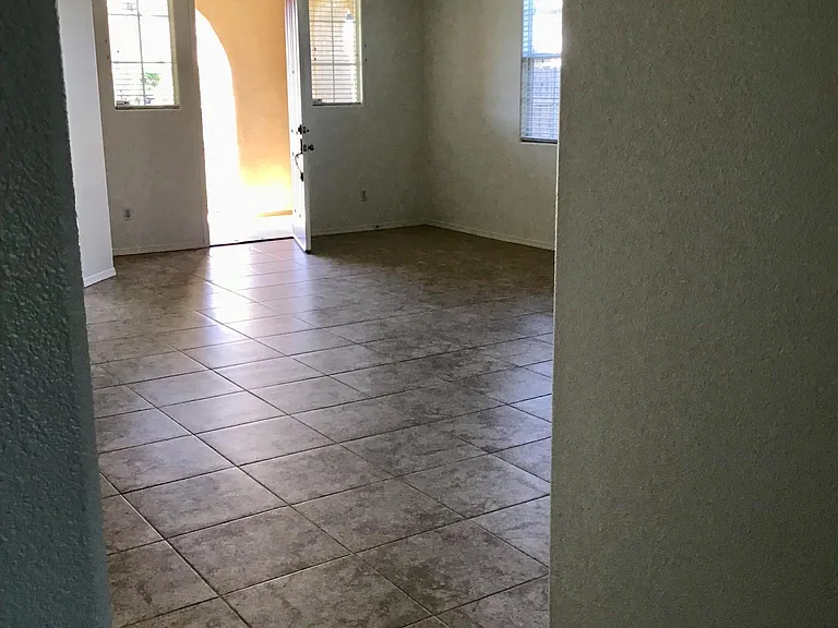 1419 Sabrina Ct — Photo 9