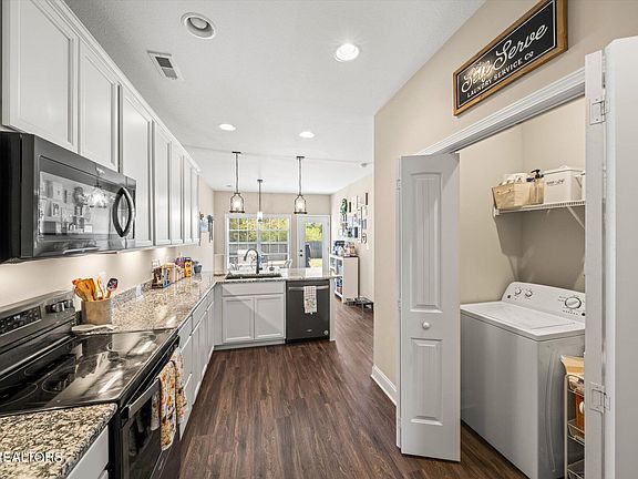 3rd image of 6754 Padgett Hill Ln