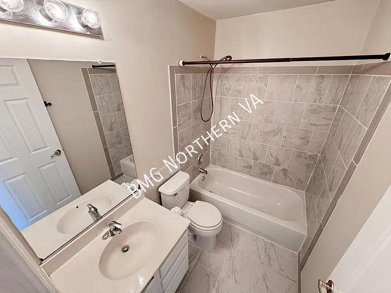 10230 Magnolia Grove Dr — Photo 19