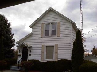 24 Grove Ave, Shelby, OH 44875