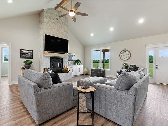 2nd image of 15684 Sims Rd
