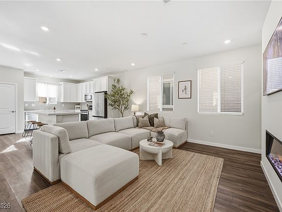 4th image of 10667 Enridge Ave