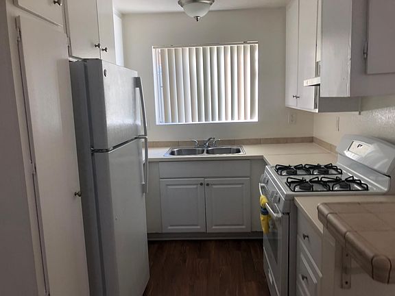 3rd image of 3829 39th St APT 2
