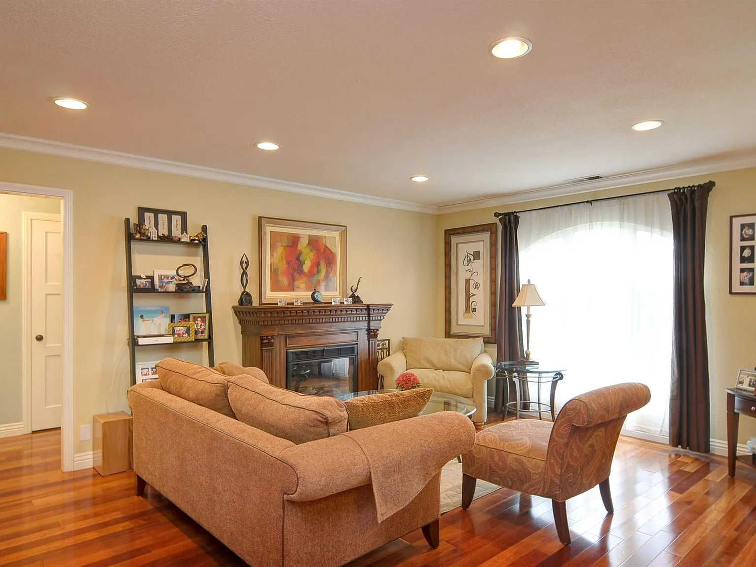 2079 Ardis Dr photo 1