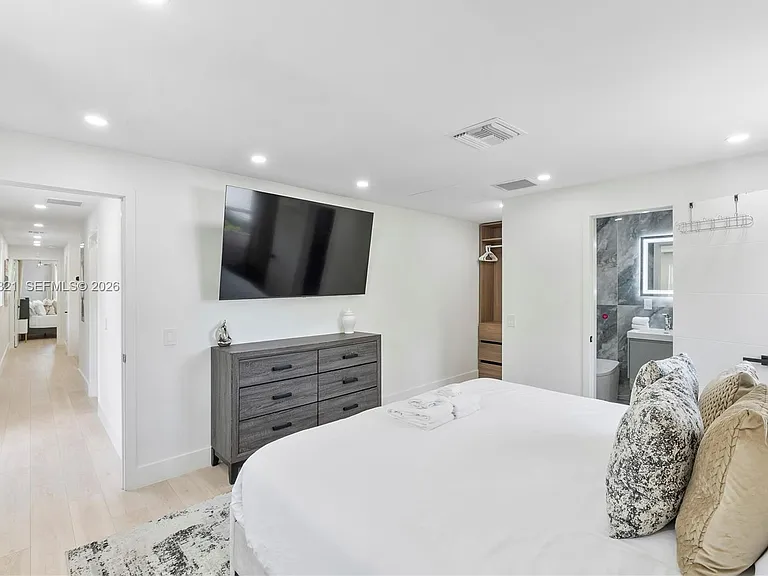 3261 Seaward Dr — Photo 33