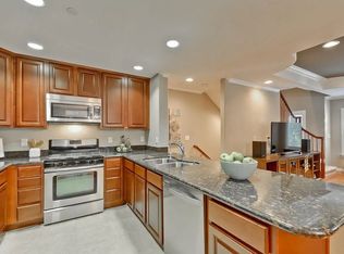 2224 W Middlefield Rd, Mountain View, CA 94043