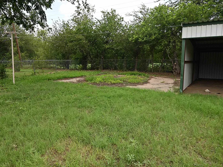 721 Maple St — Photo 28