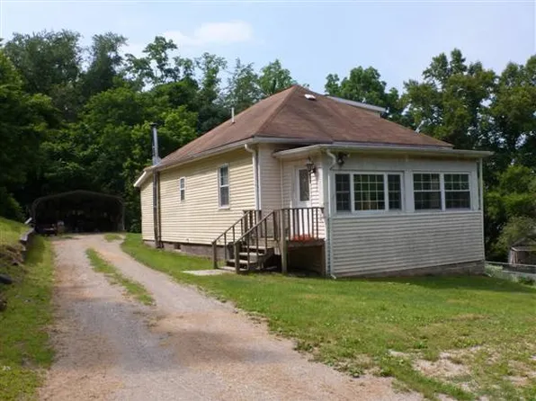 107 Bober Ln, Flushing, OH 43977