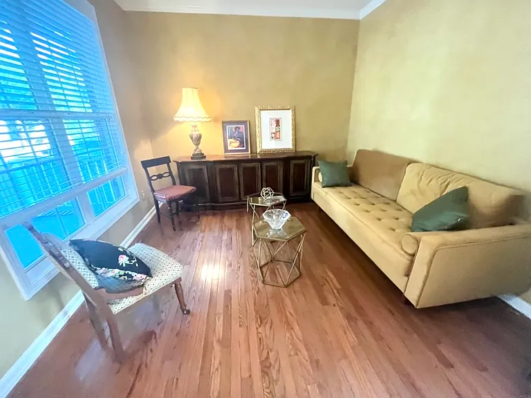 1105 Goldenview Ct — Photo 10