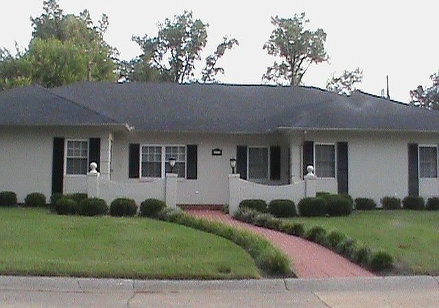 2171 Crestwood Dr.