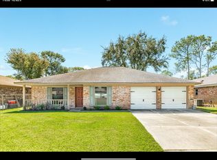 112 La Laja Dr, Angleton, TX 77515