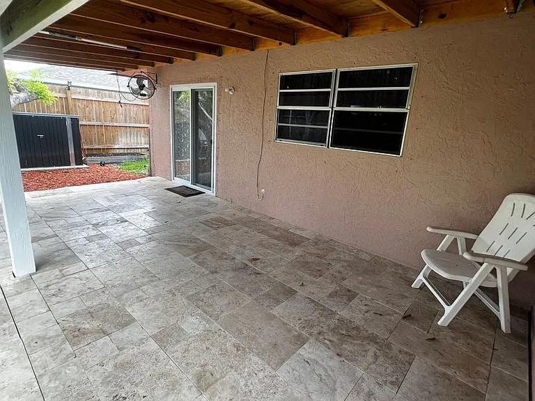 173 SE Fallon Dr — Photo 36