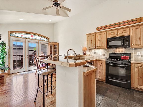 4th image of 597 PARKVIEW Drive UNIT .