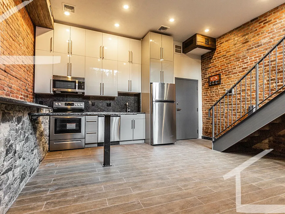 1028 Commonwealth Ave #101