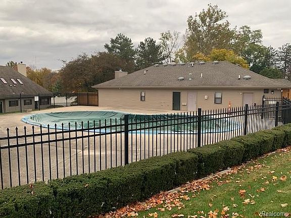 5th image of 24774 Primrose Ln