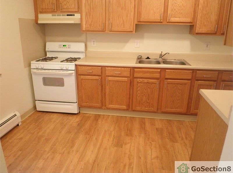 1st image of 180 Carl Ave