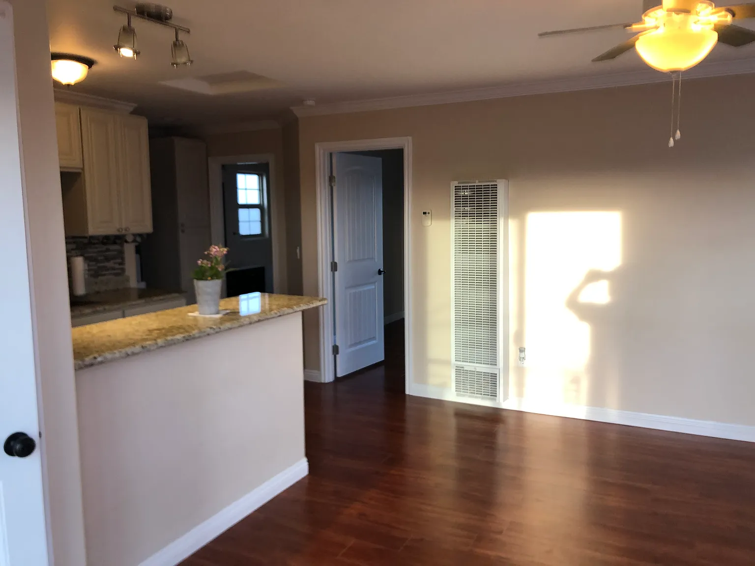 1 bed, 500 sqft, $1,850 — Photo 4