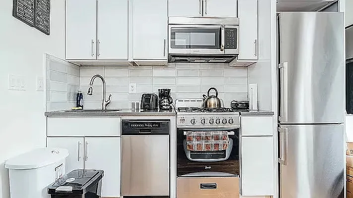 Rented by Vector New York, LLC | media 12